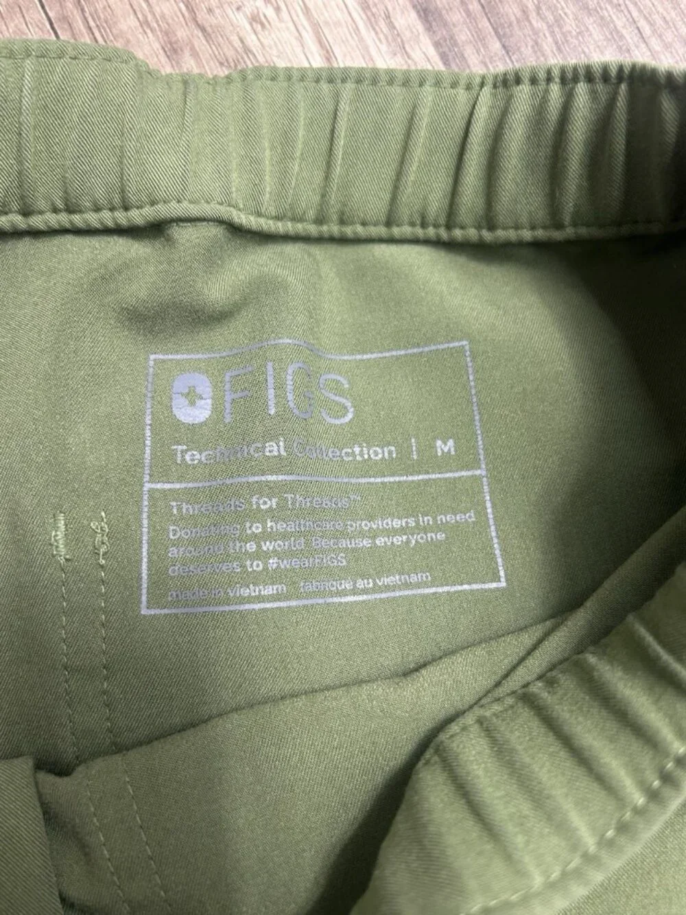 FIGS Cairo Cargo Scrub Pants Technical Collection Medium Green 31” Inseam